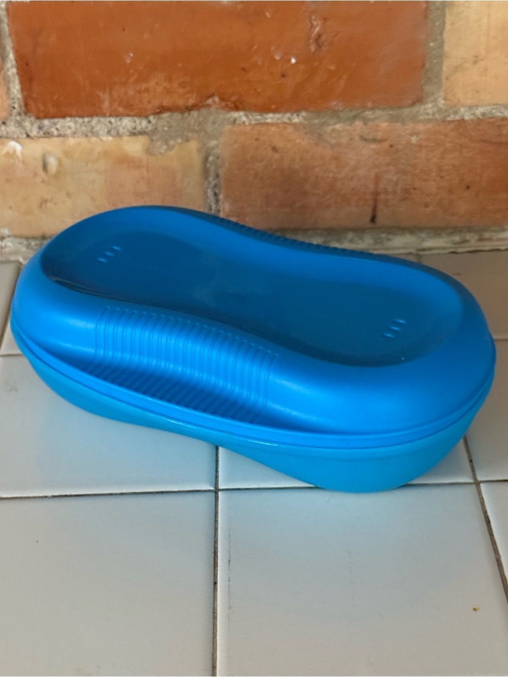 Tupperware Breakfast Maker Microwave Egg Cooker Blue